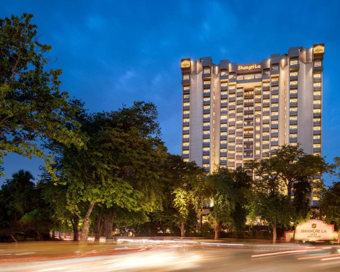 Shangri-La Eros New Delhi Hotel Exterior photo The Houston Hilton