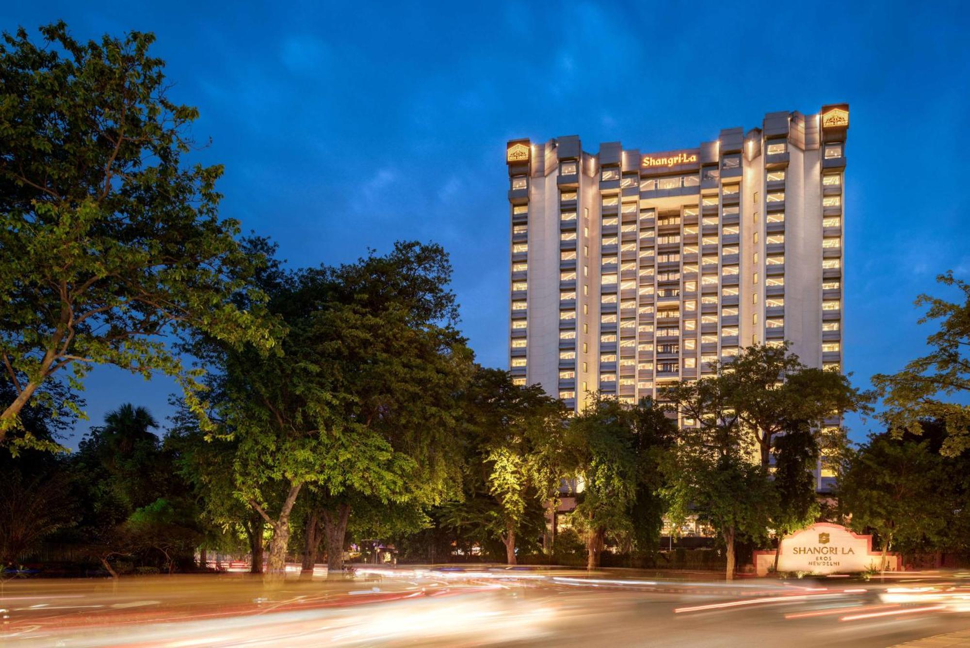 Shangri-La Eros New Delhi Hotel Exterior photo The Four Seasons Hotel, Bangkok