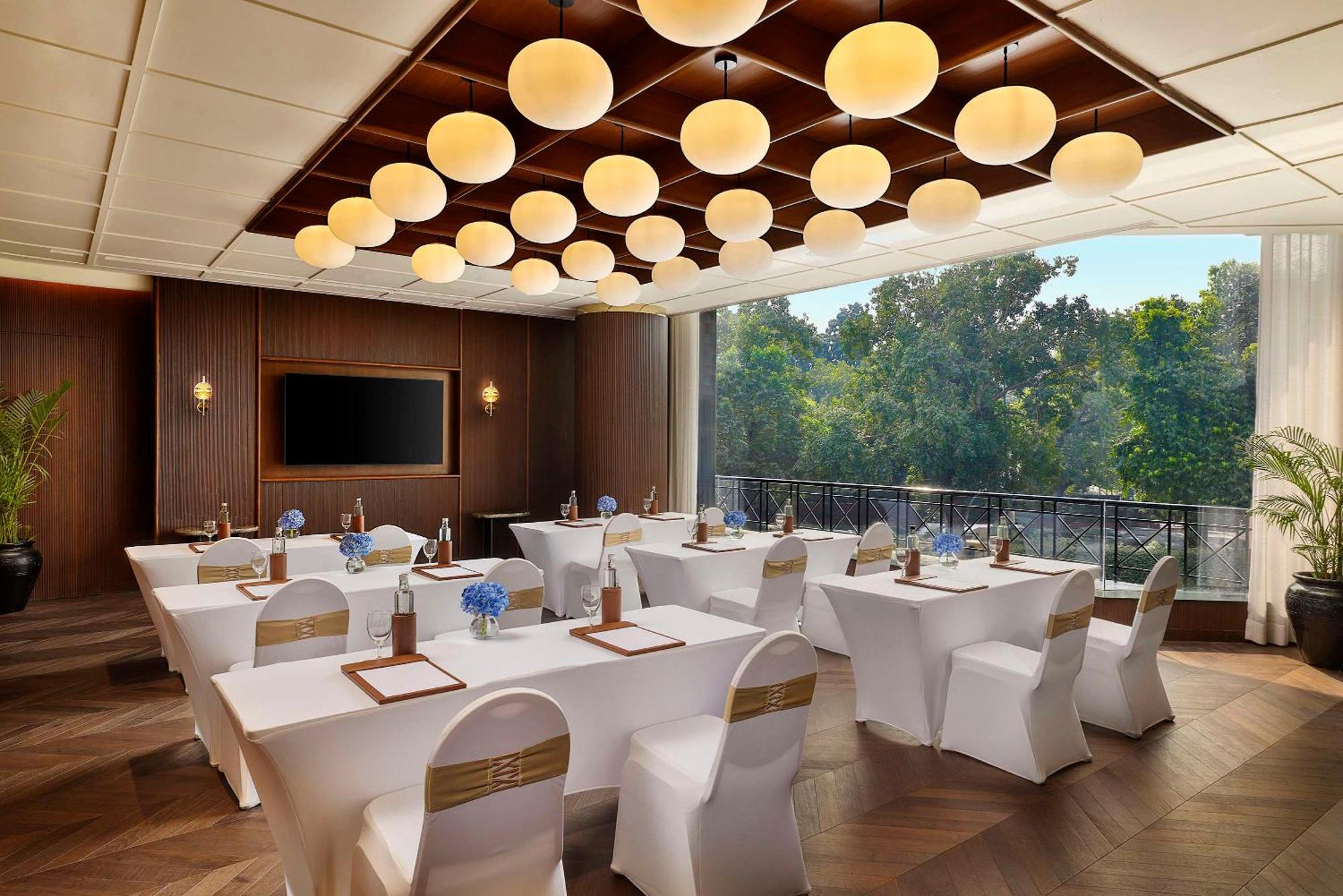 Shangri-La Eros New Delhi Hotel Exterior photo Meeting room at the hotel